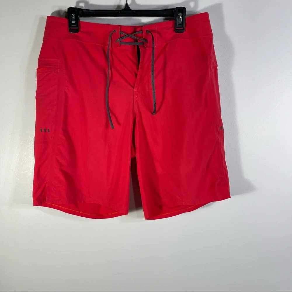 Lululemon Current State Board Short in Deep Red size 34